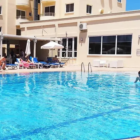 Kama Lifestyle Apartman Paralímni